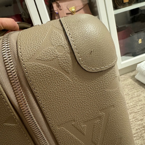 Beautiful suitcase excellent condition and ha little scattered - Picture 12 of 14